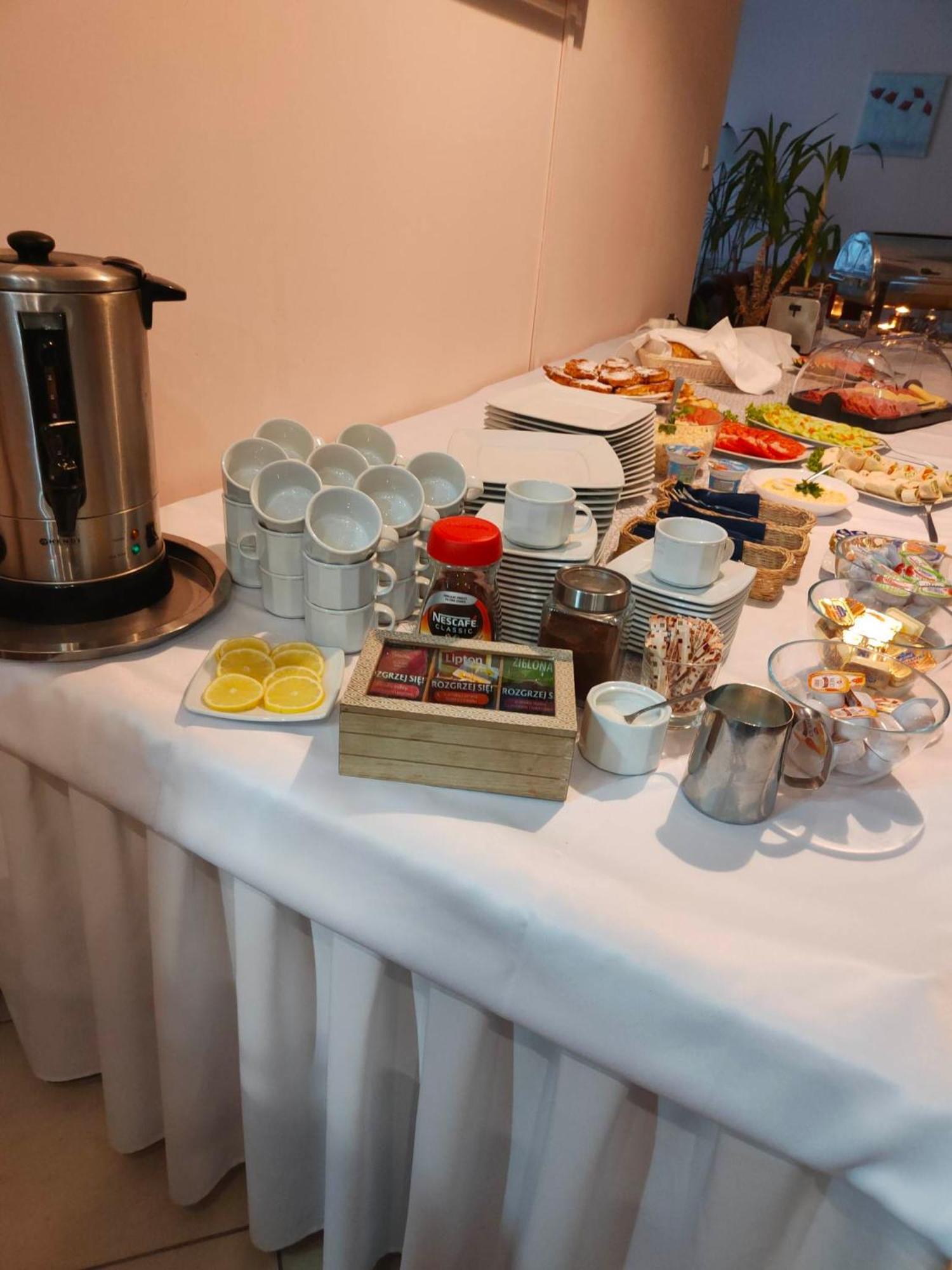 Hotel Dowhan Nowe Eksteriør bilde